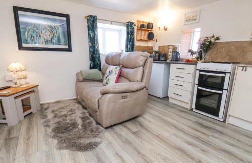 Scarborough House | Wayside Farm Cart Cottage