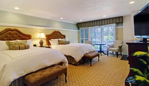 Golden Rectangle Hotel | Wayside Inn