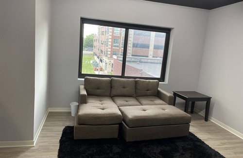 Dearborn Apartment | We are located around hotels and restaurants and airport are very close