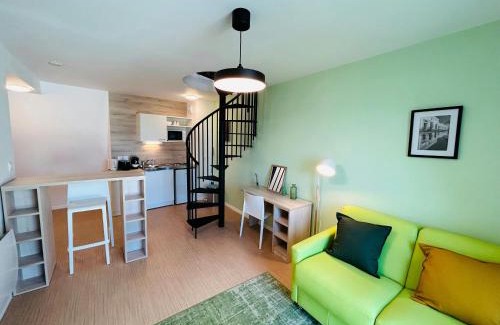 Barbatre Apartment | We Live In R - Duplex 504