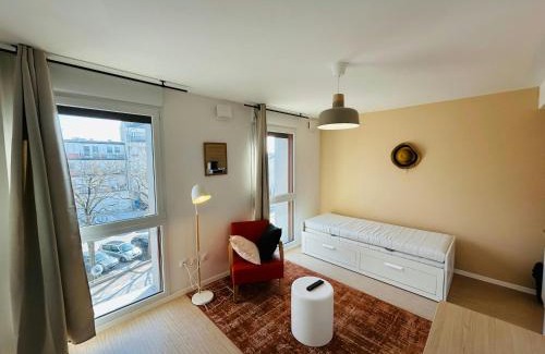 Barbatre Apartment | We Live In R - Suite 304