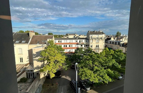 Barbatre Apartment | We Live In R - Suite 304