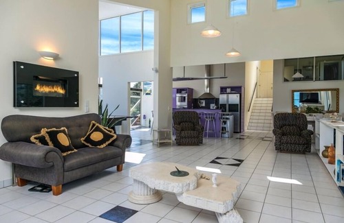 Portage House | WE'VE FOUND PARADISE - A COMPLETE PACKAGE