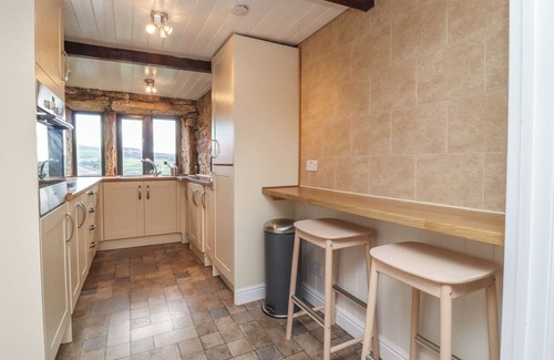 Heptonstall House | WEAVER'S VIEW, pet friendly, character holiday cottage in Heptonstall