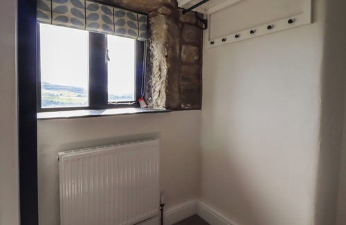 Heptonstall House | WEAVER'S VIEW, pet friendly, character holiday cottage in Heptonstall