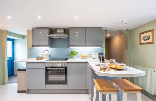Inverness City Centre House | Weavers Cottage, Inverness