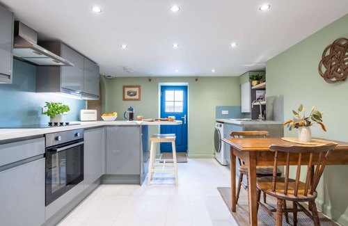 Inverness City Centre House | Weavers Cottage, Inverness