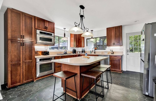 Sewanee House | Weblon's Retreat - Incredible Bluff View and Peaceful Woods