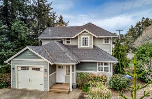 Lincoln City House | Wecoma Rose