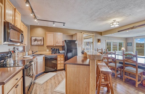 Silvercreek Condo | WEDDINGS HIKE BIKE GOLF RELAX-Walk to Base-UPDATED & AFFORDABLE/Amazing VIEWS!🌄