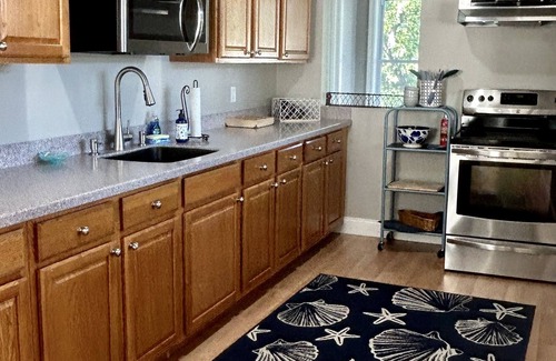 Gloucester Apartment | #Weddings #Holidays #Corporate short term? Just need some “in between” place ?