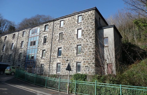 Tobermory Apartment | Wee dram - cosy flat on Tobermory's Main Street