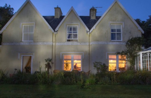 Caragh Lake House | WEEK 30 JULY - 6 AUG AVAILABLE Unique Home overlooking Caragh Lake 8-10P