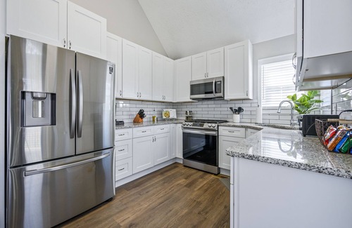 Adairsville House | Weekday Pricing Live! Cozy Spot for Extended Stays