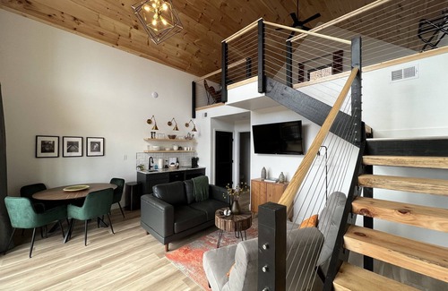 Gatlinburg - Pigeon Forge Cottage | Weekday Special as Low as $99 - 3