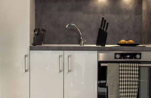 Sofia City Center Apartment | Weekend Escape (FREE PARKING), Weekend Escape by Ruby Red House