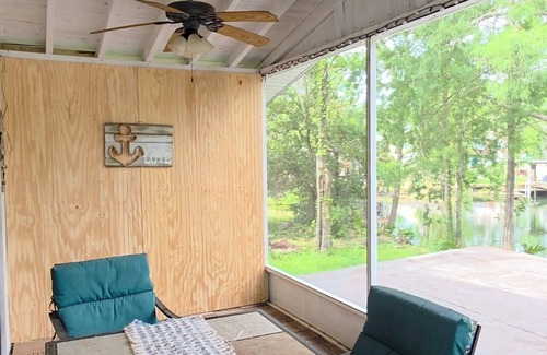 Weeki Wachee Gardens House | Weeki Wachee Waterfront Canal home. Manatee Manor