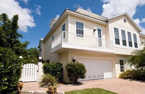 Holmes Beach House | Weekly Discounts! Exceptional Rating-A Pearl of a Beach Home- private pool & spa