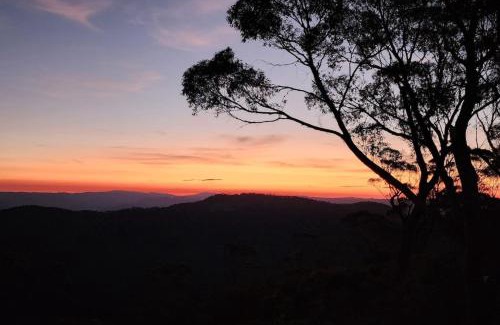 Mount Victoria House | Weemilah Spectacular Valley and Escarpment Views