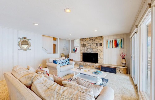 Clarksville House | Weeping Willow Cabin