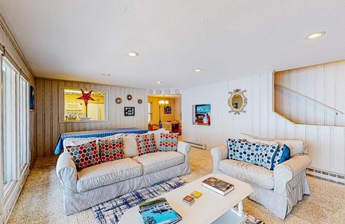 Clarksville House | Weeping Willow Cabin