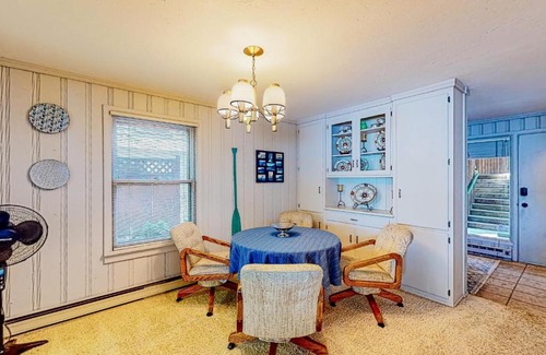 Clarksville House | Weeping Willow Cabin