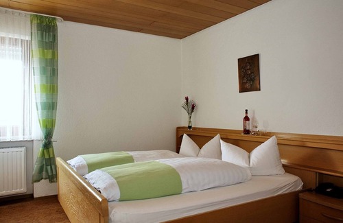 Sand am Main Hotel | Weinhotel Goger