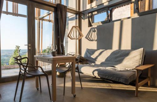 Deutsch Schuetzen-Eisenberg House | Weinloft II by WEINLOFTS