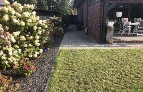 Zetel House | Weitblick-mit-Kind-und-Hund