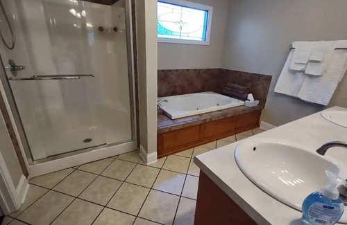 Cullman House | Welcome! Calm, Comfortable home NOT on busy Smith Lake (but close!)