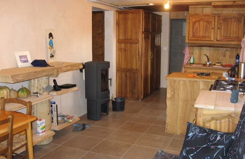 La Rochette Apartment | Welcome. Cozy ground-floor apartment in a quiet area with terrace and garden