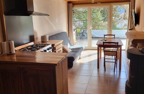La Rochette Apartment | Welcome. Cozy ground-floor apartment in a quiet area with terrace and garden