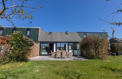 Westenschouwen House | Welcome in - Vakantiehuis met ruime tuin, gezamenlijk zwembad, Haaijmanweg 5-118
