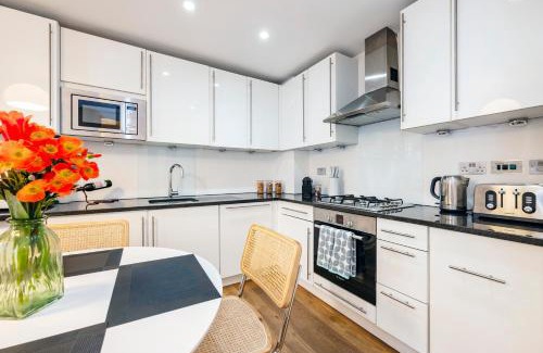 Holborn and Covent Garden Apartment | Welcome London - New Oxford Street