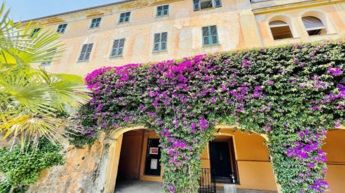 Rapallo House | WELCOME RIVIERA - ATTICO SAN FAUSTINO 165 mq più 110 mq di terrazza- IN VILLA 700 ,VISTA MARE STREPITOSA-100 m dalla spiaggia-PARKING ESCLUSIVO
