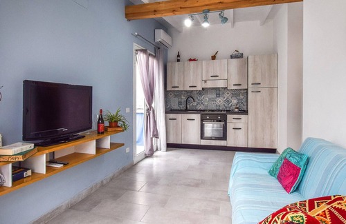 Triscina House | Welcome to this villa with garden, jacuzzi and close to the beach.