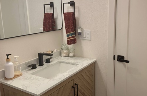 South Tacoma House | Welcome to 1-bedroom in Tacoma with WiFi
