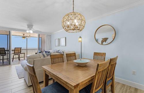 Fort Myers Beach Apartment | Welcome to Beach Villa's # 603 Vacation Rental - 250 Estero Blvd condo