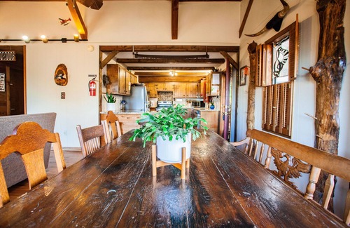 Salem House | Welcome to Black Bear Lodge at beautiful Lake Jocassee!
