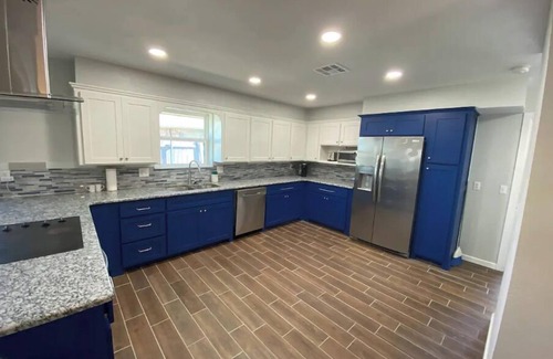 Oklahoma City House | Welcome to Camelot! This home is in a quiet neighborhood close to OKC activity.