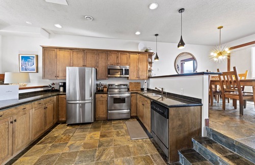Sundance Estates House | Welcome to Chalet Marmotte