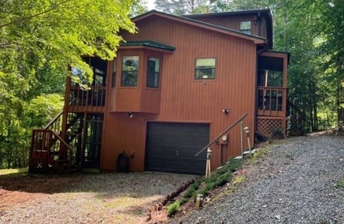 Blairsville Cabin | Welcome to Deer Ridge! Dog Friendly, 2 Bedroom and 2 Bath - sleeps 6.