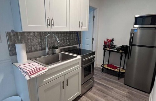 Highland Garden Apartment | Welcome to Hollywood : Where your dreams come true