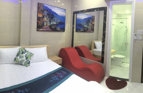 Ben Thanh Hotel | Welcome to hotel you and me, you pick the right one to explore