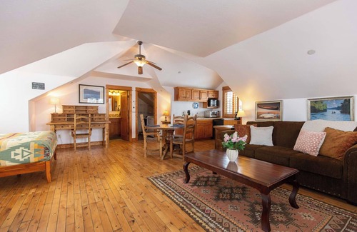 Bozeman Apartment | Welcome to Hyalite Loft - Fully Furnished Loft Near Hyalite