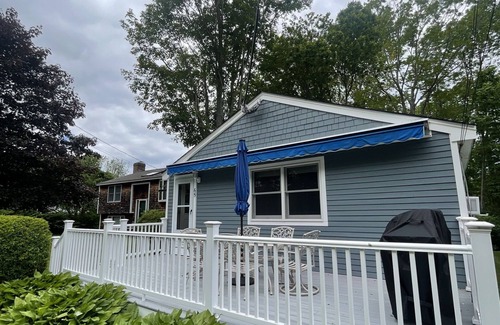 York Beach Cottage | Welcome to Johnny's Vintage Gem