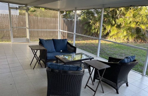 San Carlos Park House | Welcome to J’s Place