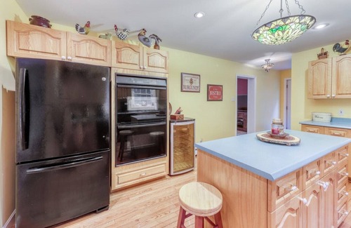 Manchester Center House | Welcome to Laurel Hill in Beautiful Manchester VT 5 Bedrooms Sleeps 10 EVCharger