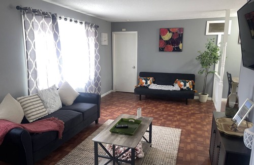 Brooklyn Park House | Welcome to Miracle House, a family friendly home away from home.