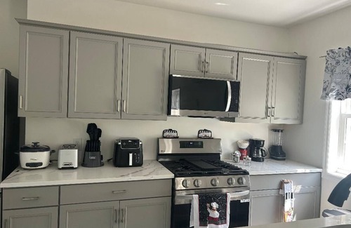 New Paltz House | Welcome to New Paltz. Charming 3-bedroom house with AC, WIFI,